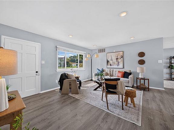 4th image of 236 Upperville Rd