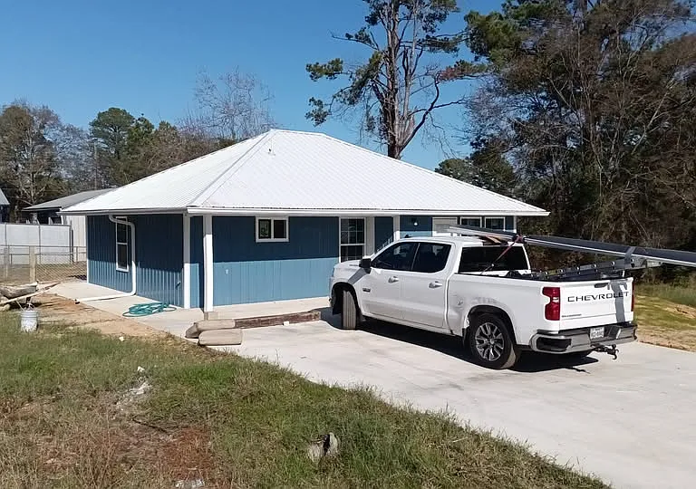 20937 Meadowbrook Dr — Photo 1