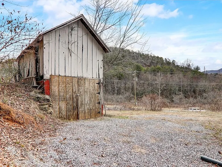 14 Old Mater Farm Rd — Photo 13