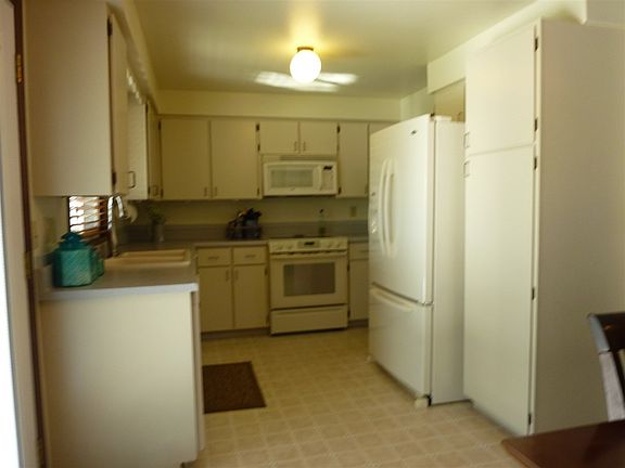 3rd image of 1103 N Dorn Ct