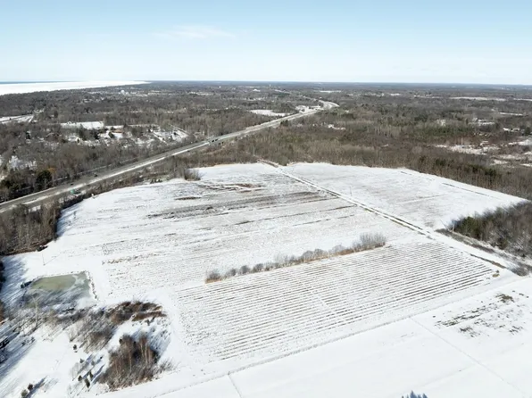 17711 76th St, South Haven, MI 49090