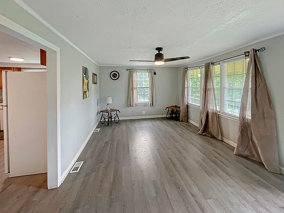 4th image of 825 Caldonia St