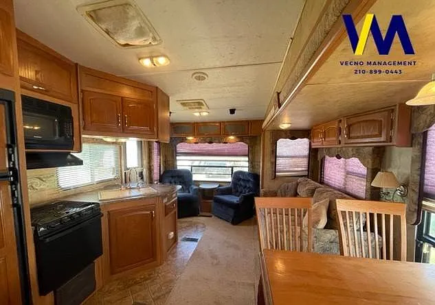 1 bed, 1.0 bath, 400 sqft, $825 — Photo 2