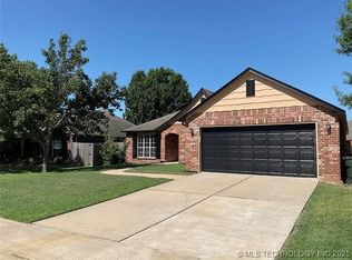 8806 N 152nd East Ave, Owasso, OK 74055