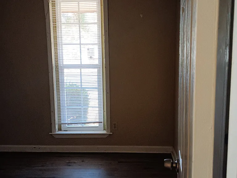 1745 Graceland Cv — Photo 11