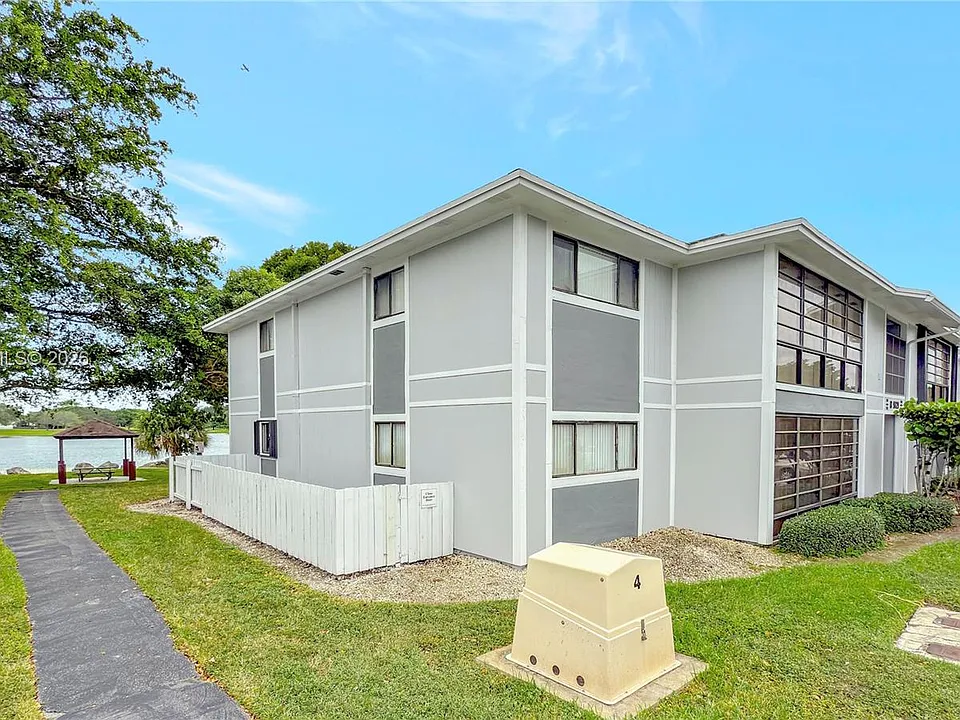 9721 Hammocks Blvd #201