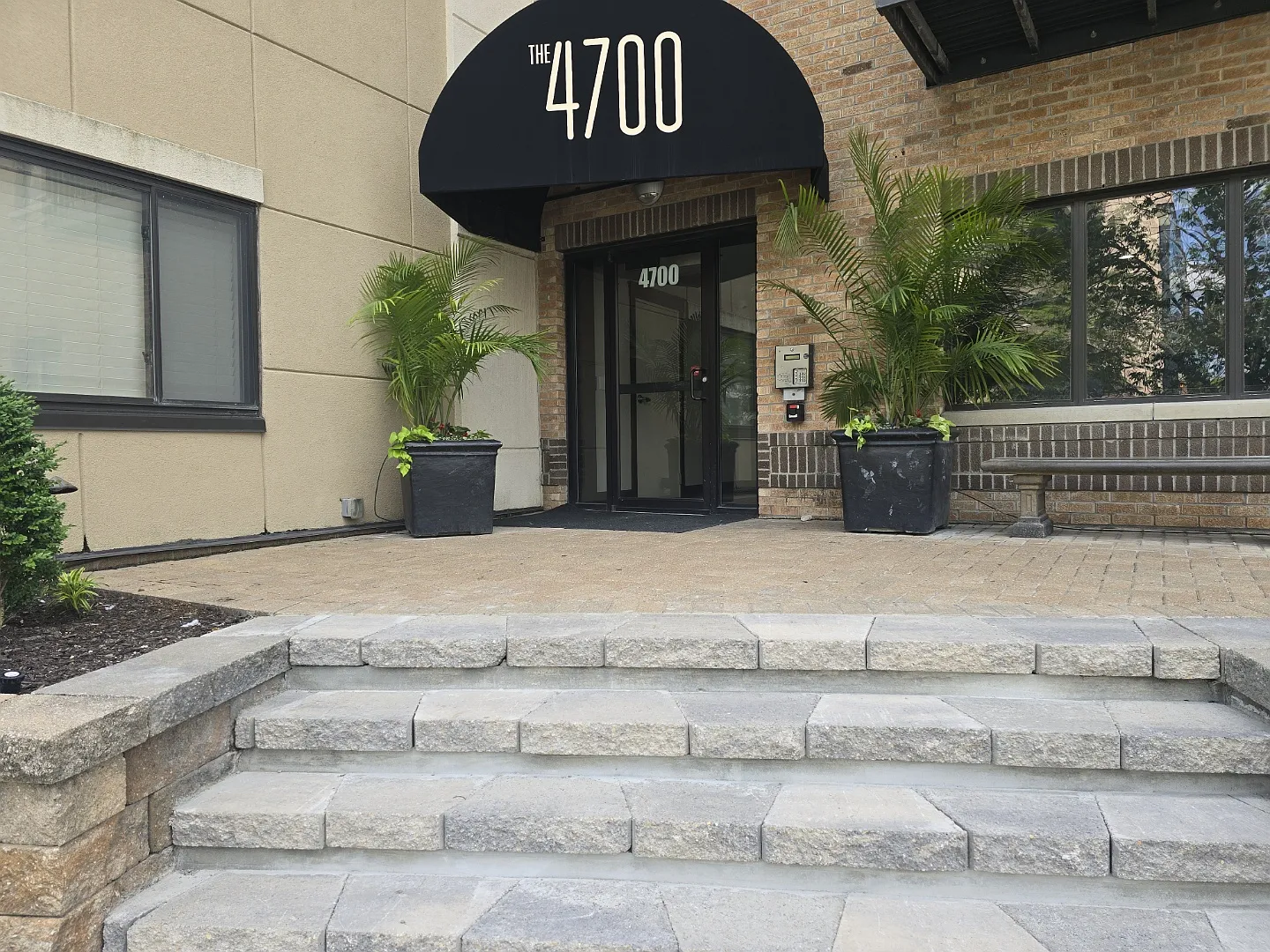 The 4700 — Photo 1