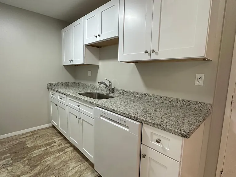19 Blackstone Dr #1933 — Photo 4