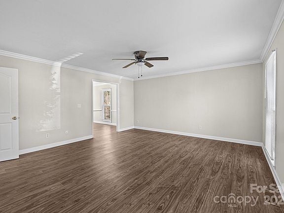 3rd image of 7428 Willow Creek Dr