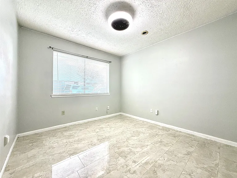 9002 Sabastian Dr — Photo 19