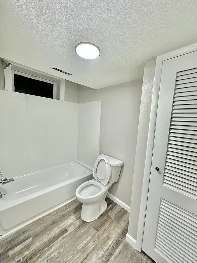 2 bed, 1000 sqft, $1,099 — Photo 4