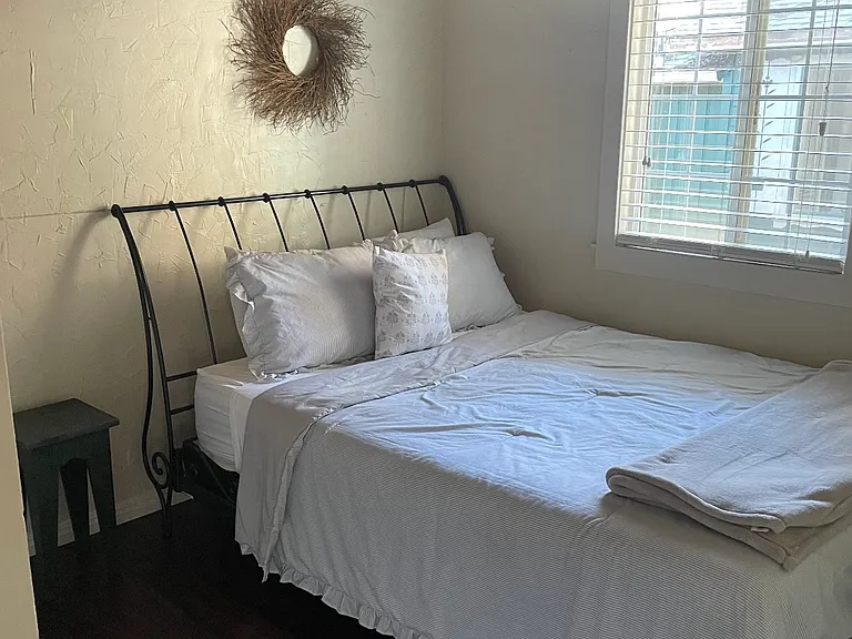 16012 Drake Rd — Photo 2