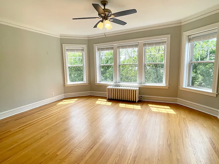 7013 N Ridge Blvd #3 — Photo 3