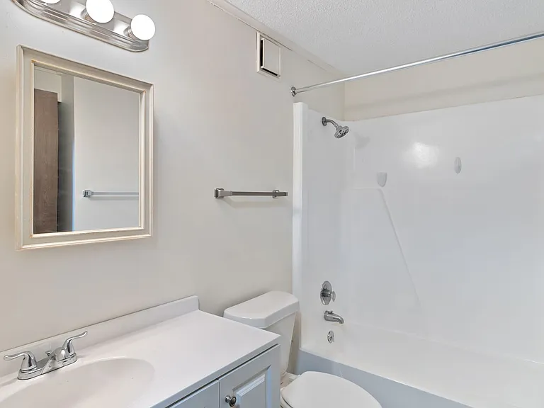1373 Montgomery Ct — Photo 15