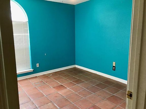 4th image of 2409 Whispering Cove Cir