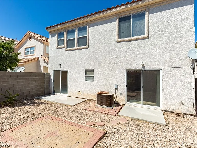 1401 Sycamore Spring Ct — Photo 29