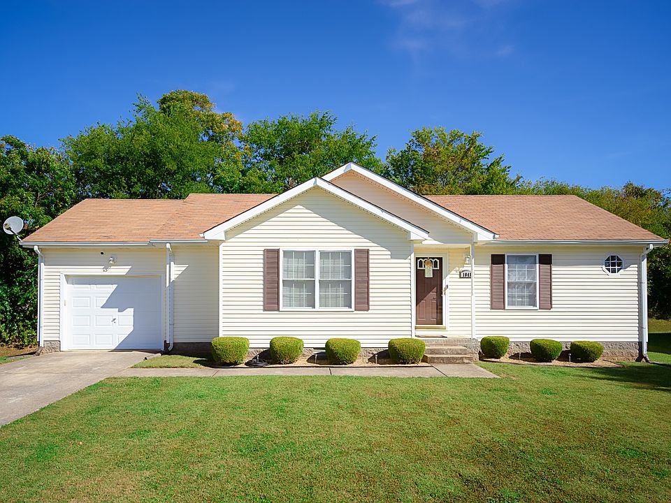 1st image of 1041 Waterford Cir