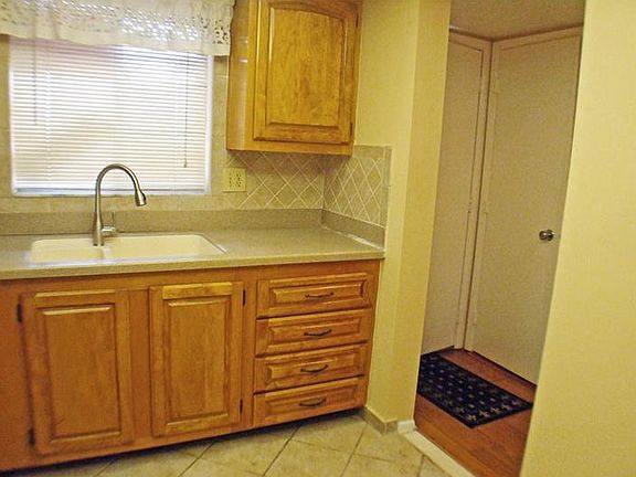 3rd image of 3720 Lake Bayshore Dr #K-421
