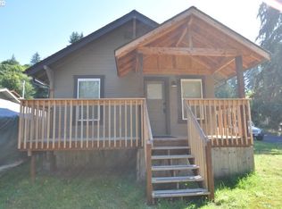 904 E E St, Rainier, OR 97048