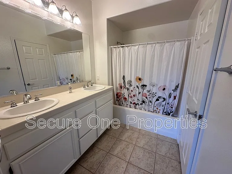 208 Riverdale Ct #715 — Photo 18