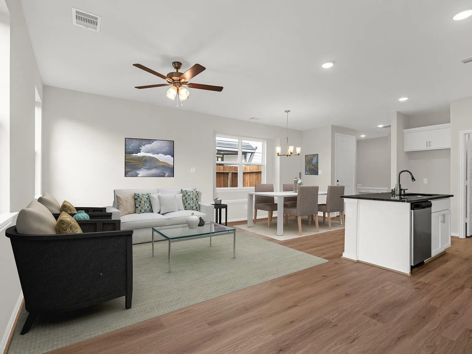 4 bed, 2.5 bath, 1678 sqft, $2,500 — Photo 4