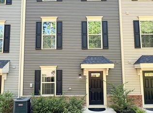 7813 Sutter Ln, Annandale, VA 22003