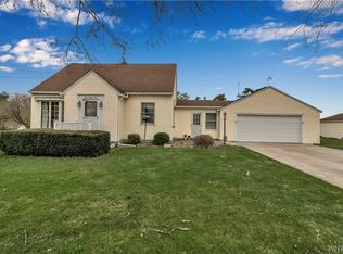 5093 Upper Mountain Rd, Lockport, NY 14094