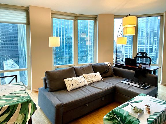 3rd image of 345 N La Salle Dr APT 3504