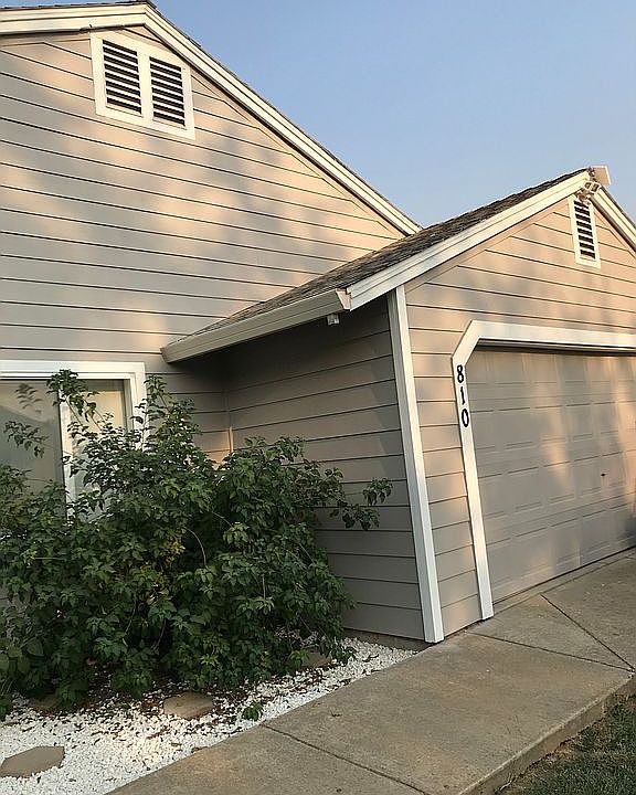 1st image of 810 Redwood Ave