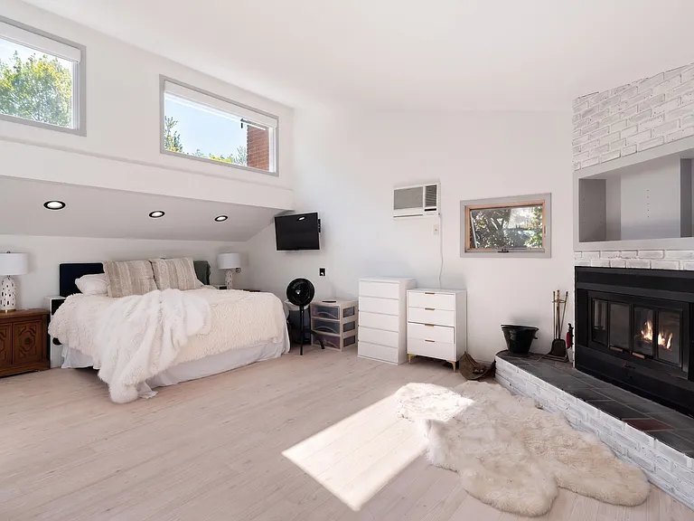 37 Mekeel St #C — Photo 6