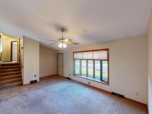 3rd image of 724 Well St