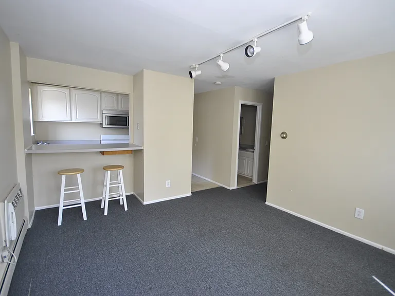 817 Arch St — Photo 22