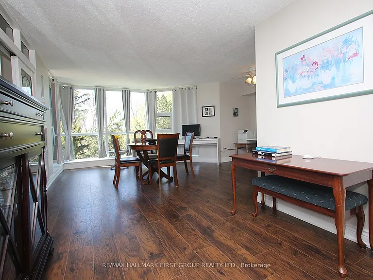 20 Dean Park Rd #505 — Photo 4