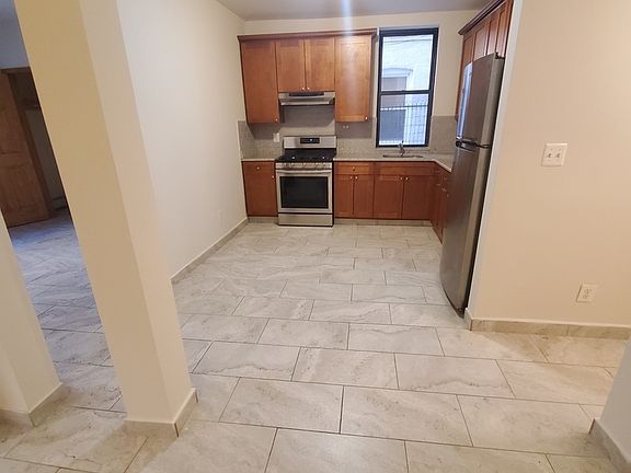 3rd image of 30-39 33rd St #9