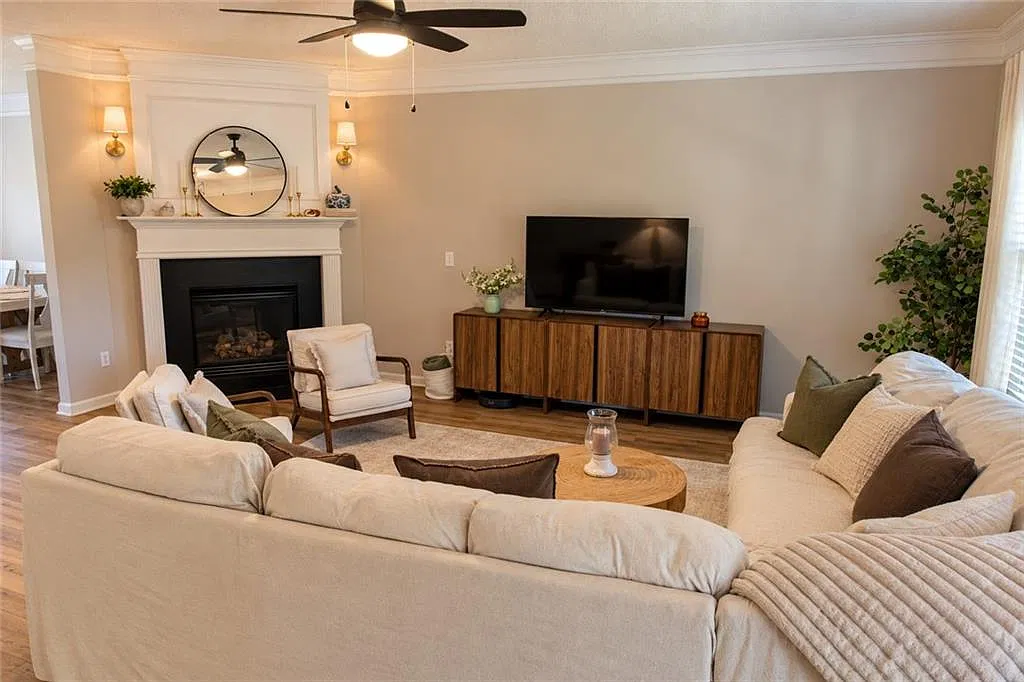 2 bed, 2.5 bath, 1804 sqft, $2,495 — Photo 4