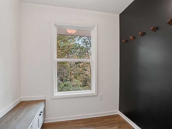 5th image of 2736 Galahad Dr