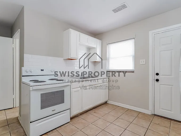 1436 Oakwood Ave — Photo 6