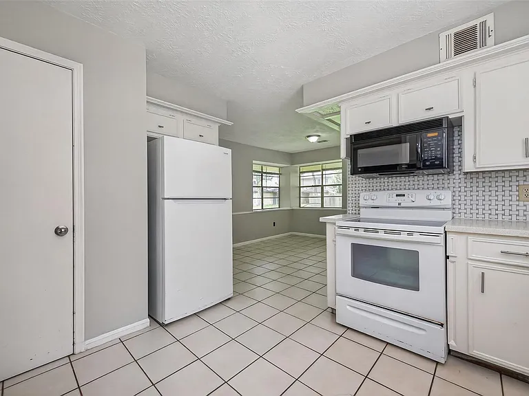 5703 Green Timbers Dr — Photo 14