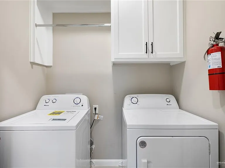 2202 N Hester St #3 — Photo 9