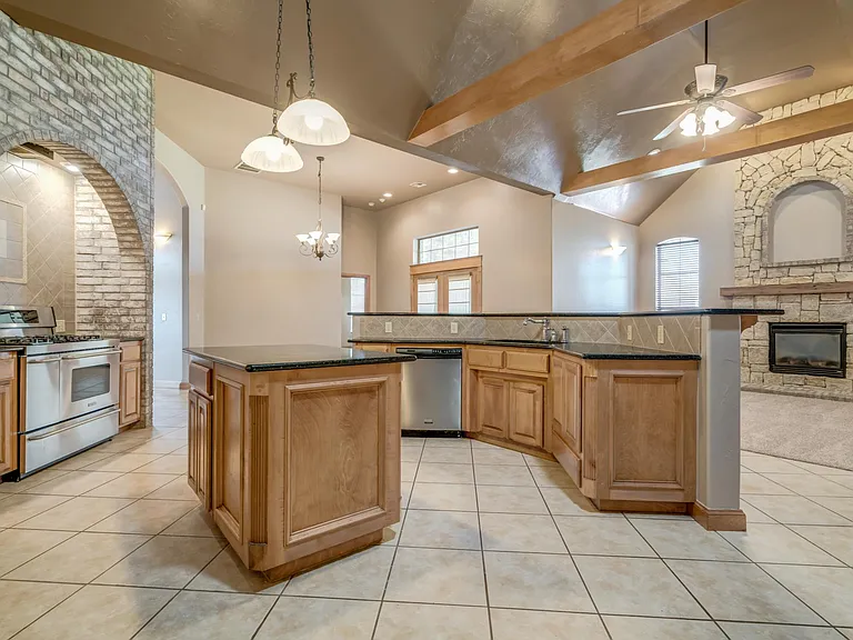 17108 Prestwick Cir — Photo 27