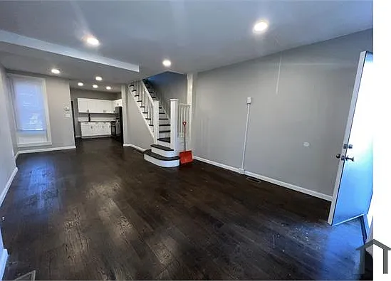 1446 N Edgewood St — Photo 28