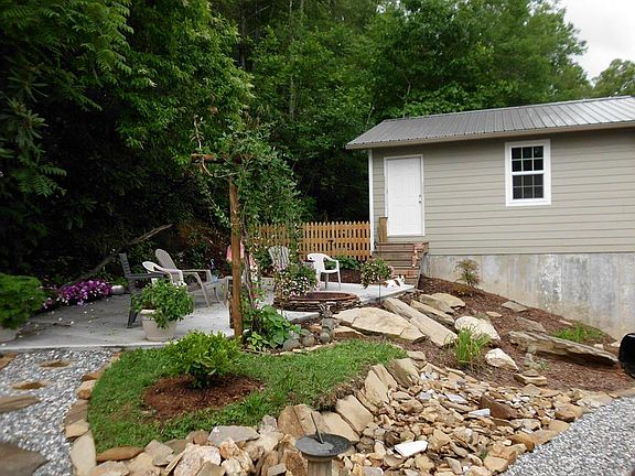 5th image of 575 Licklog Rd