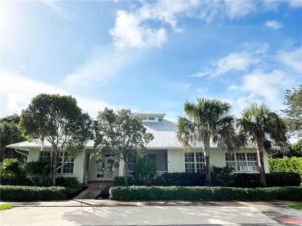 9068 SE Apollo St, Hobe Sound, FL 33455