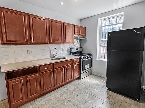 203 Buffalo Avenue image 1 of 10