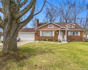 6203 Lake Forest Dr, Grand Blanc, MI, 48439