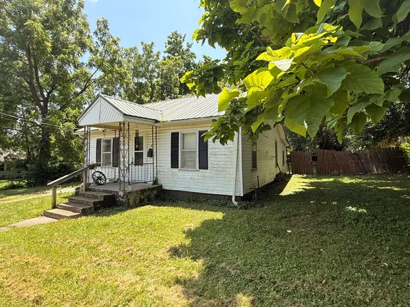 440 W 1st Street, Mountain Grove, MO 65711