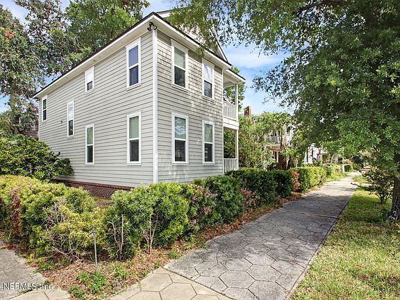 4th image of 1553 HUBBARD Street