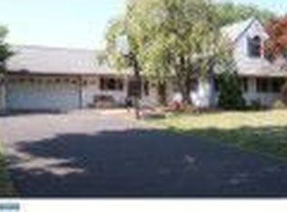 58 Silverbell Rd, Levittown, PA 19056
