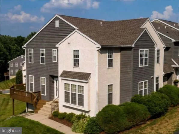 213 Moria Pl, Aston, PA 19014