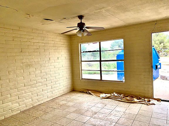 4th image of 1016 Gladiola Dr